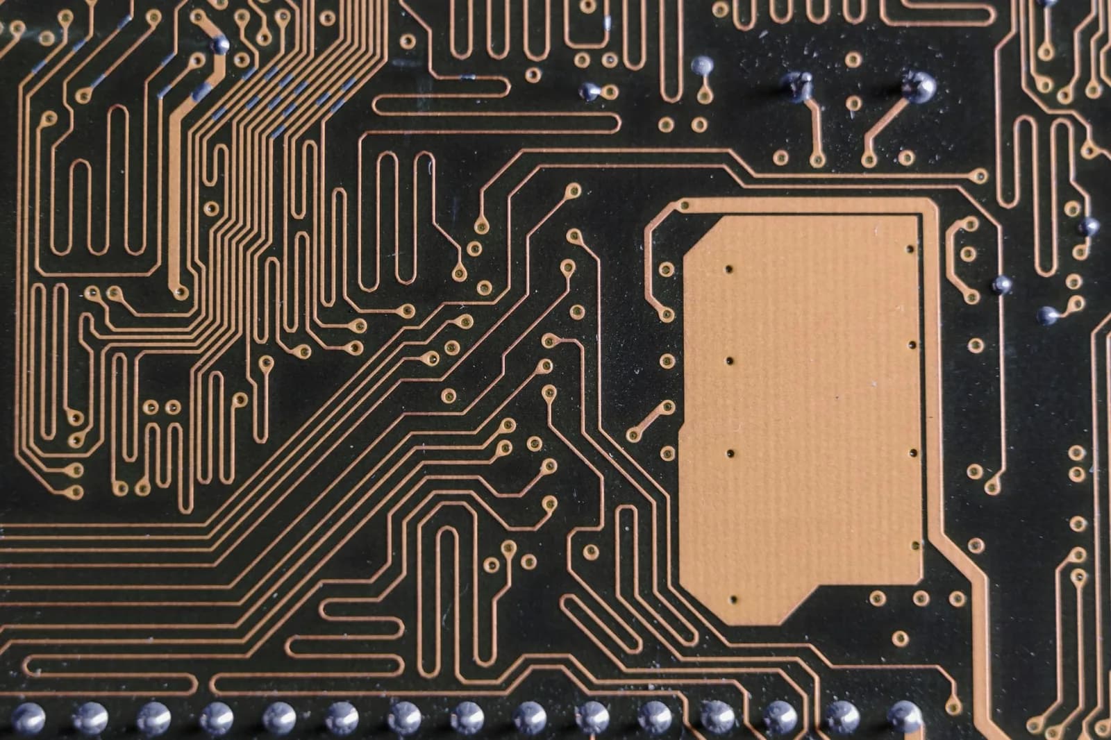 SK hynix Drops Solidigm IPO, Confirms Plans for New US NAND Fab