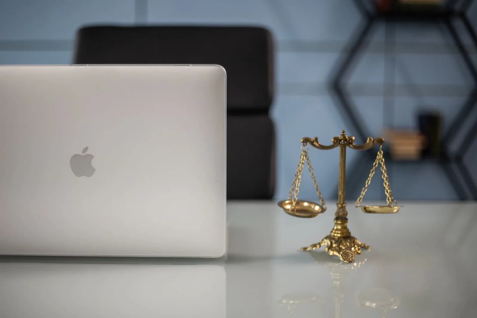 Lexroom Buys France's Query Juriste and Bulgaria's Praven Intelekt in First Acquisitions