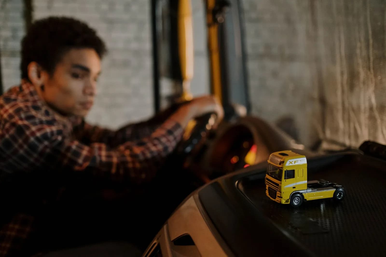 Einride and Lidl Launch Germany's First Cab-Less Driverless Truck on Public Roads