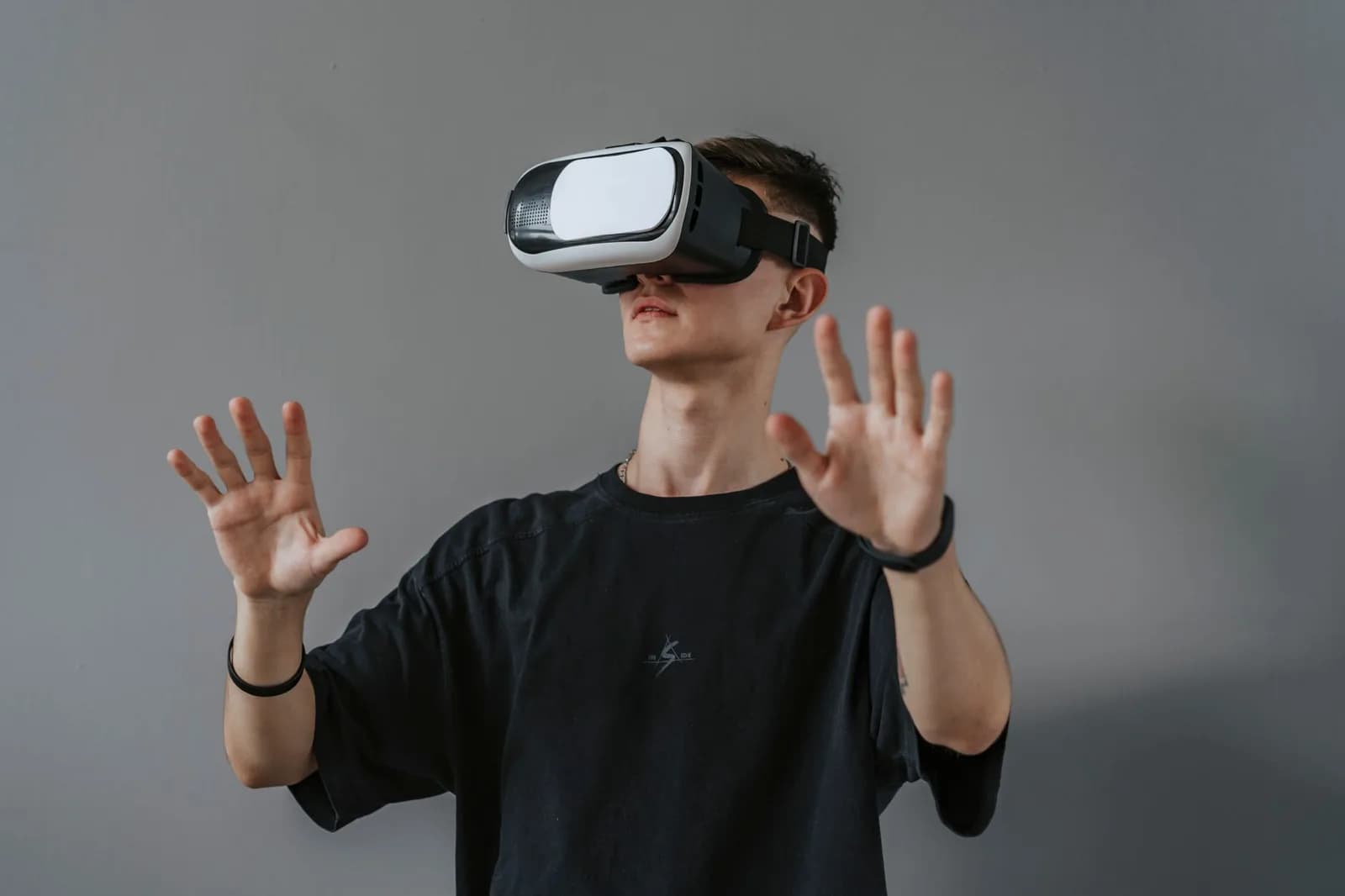 XREAL Launches 1 Pro Plus AR Glasses With Brighter Display and AI HDR