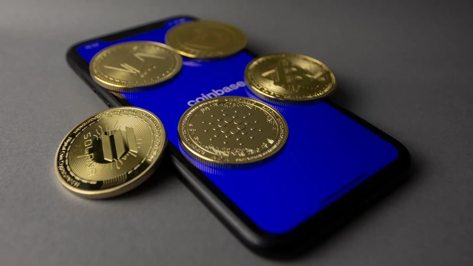 Grayscale to Launch Quarterly Cash Payouts from ETH, SOL Staking Rewards