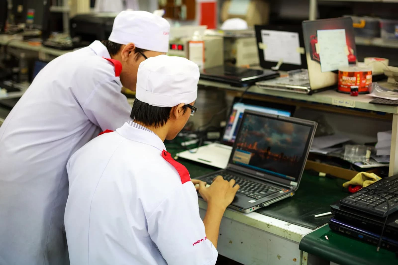 Global PC Shipments Fell 20.1% in Q3 2026 as HP and Dell Led Declines