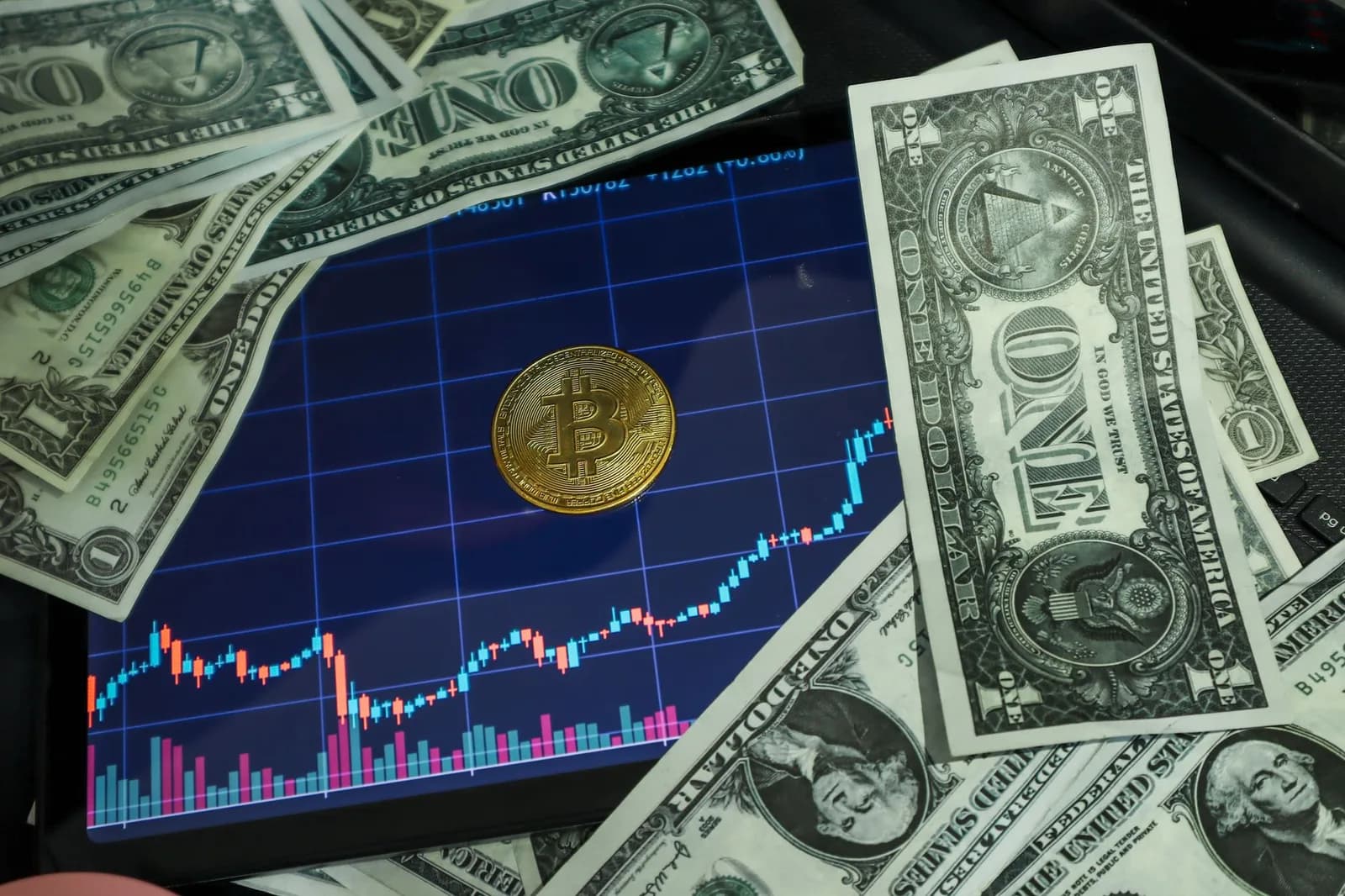 US Digital Dollar Faces Ban as Housing Bill Becomes Law Without Trump's Signature