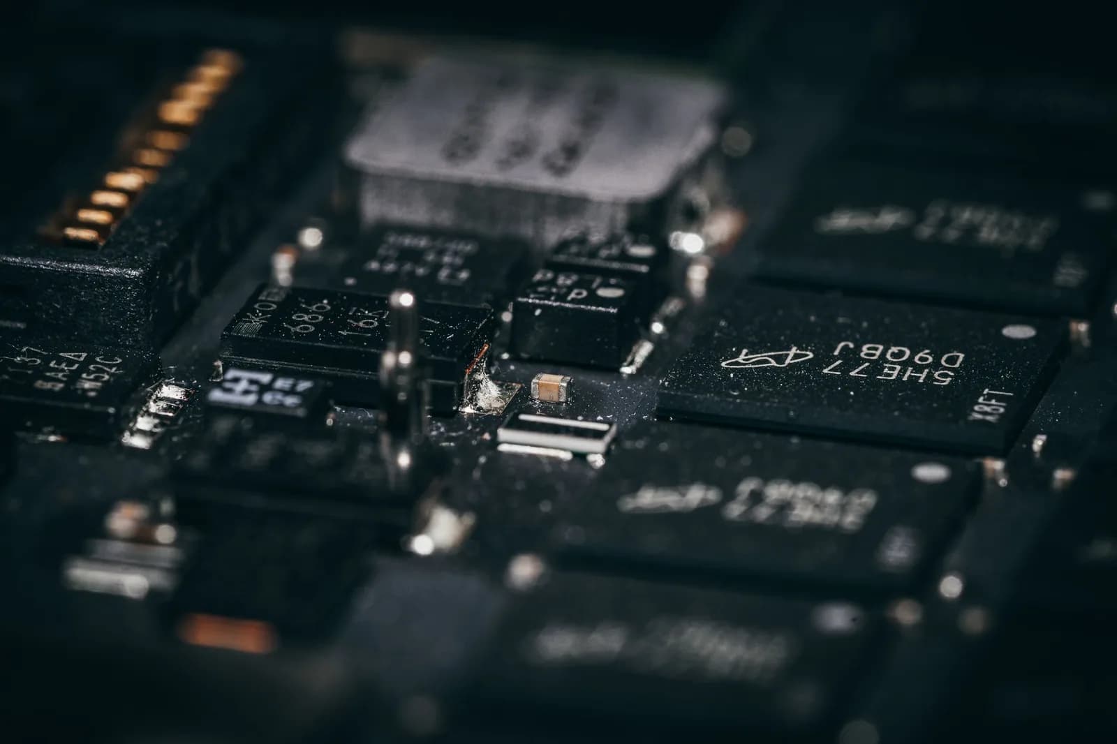 Qualcomm Rejects Reports of Snapdragon 8 Elite Extreme Gen 6 Overheating