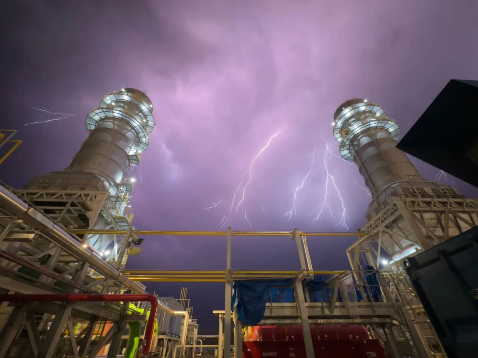 Elon Musk Acquires Gas Turbine Firm to Power AI Data Centers