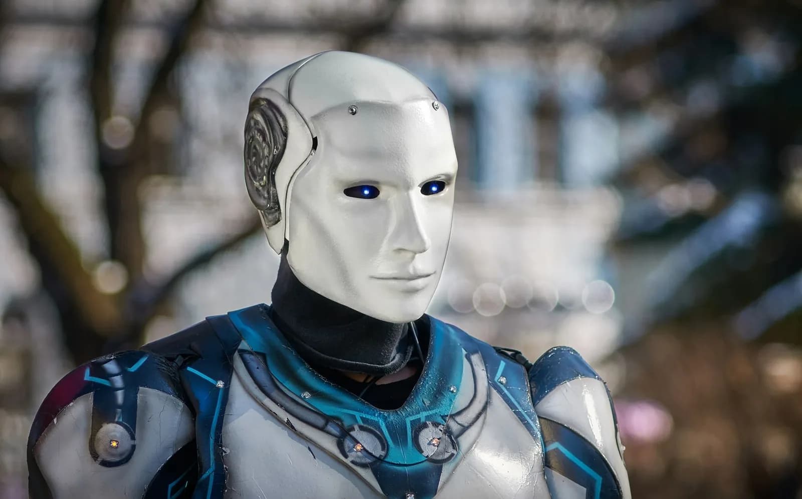 Tesla Delays Optimus Robot Deliveries to Late 2027, Cybercab Sales Eyed for 2026