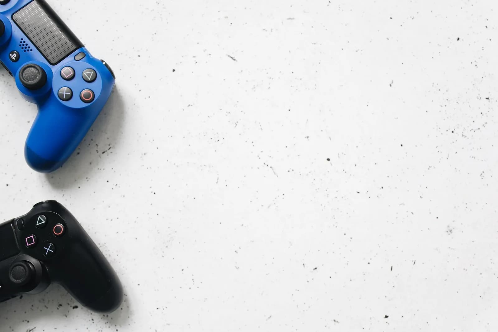 Developer Ports Experimental PS5 Emulator to Xbox Series X, Runs Quake II